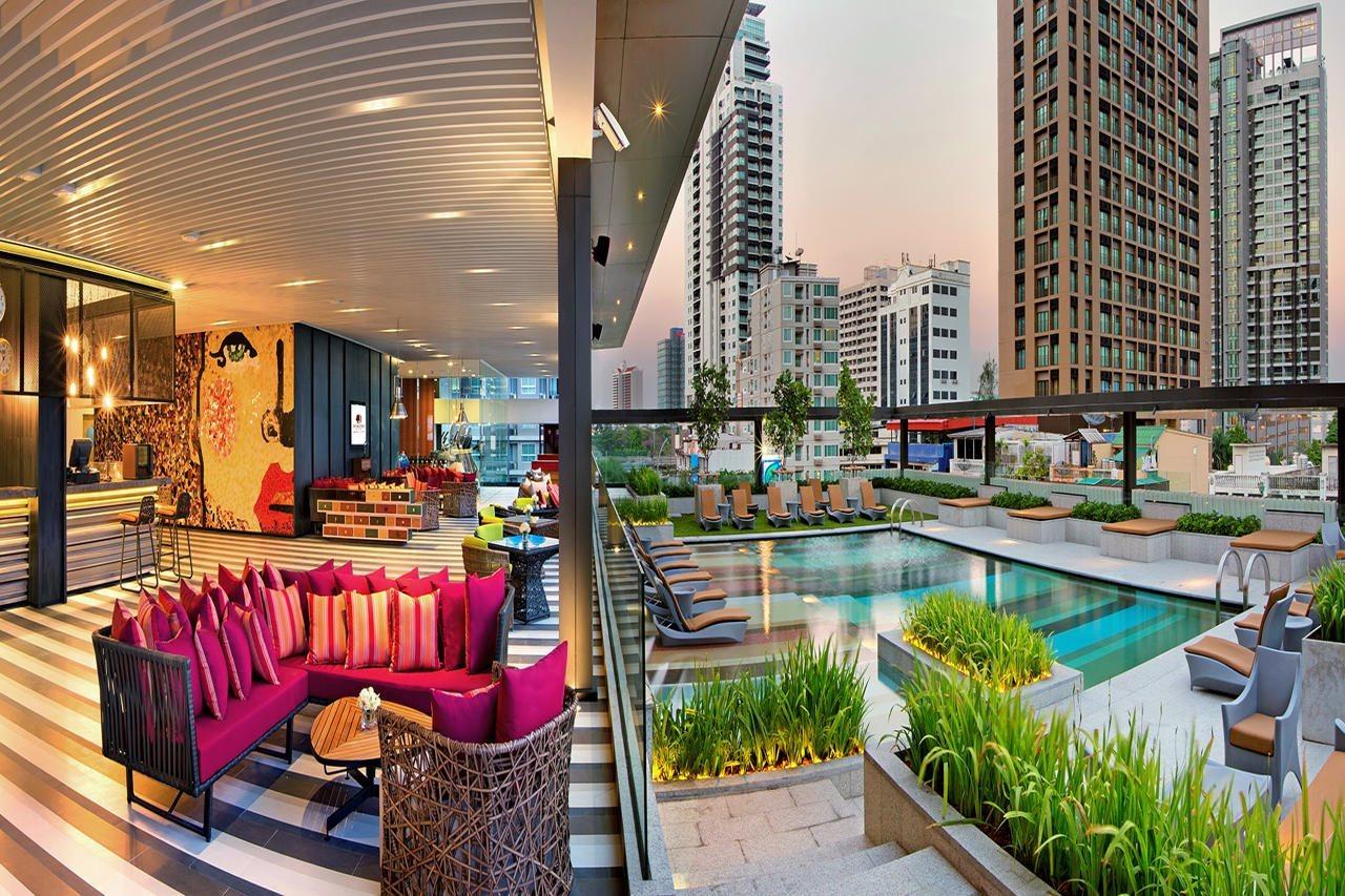 Doubletree By Hilton Sukhumvit Bangkok Hotel Exterior photo